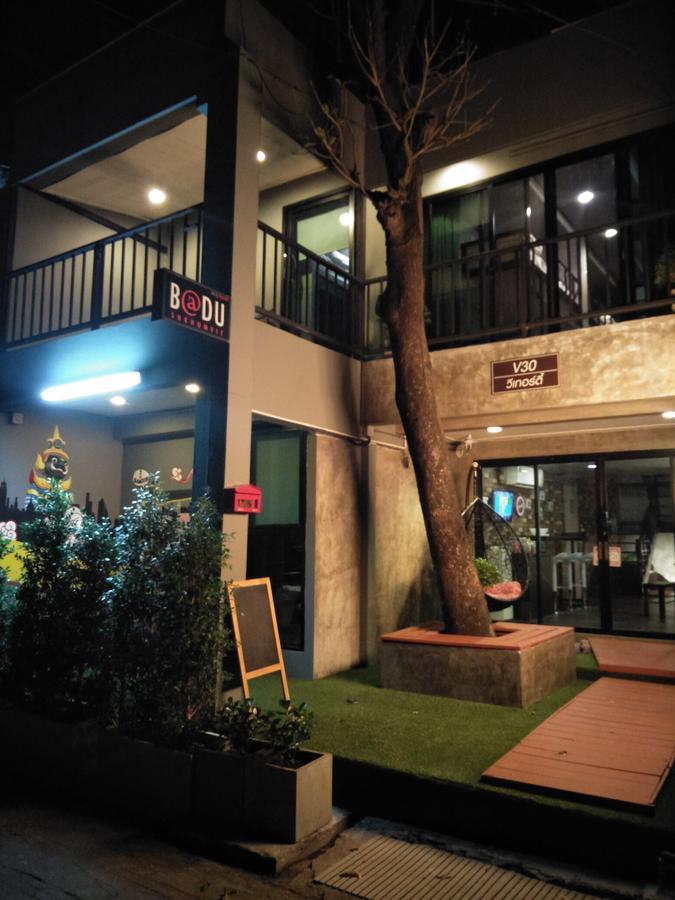 Badu Sukhumvit Dormitory Bangkok Extérieur photo