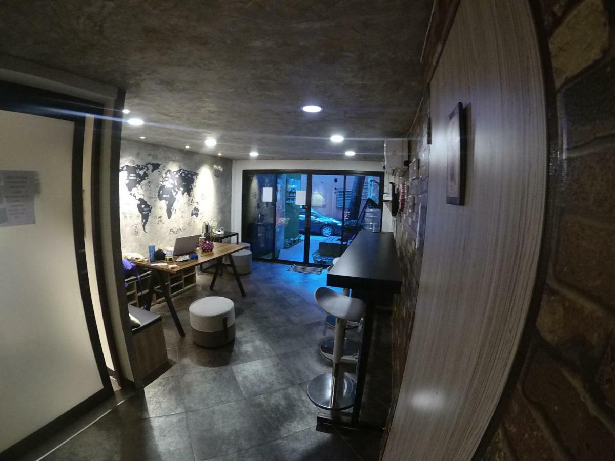 Badu Sukhumvit Dormitory Bangkok Extérieur photo